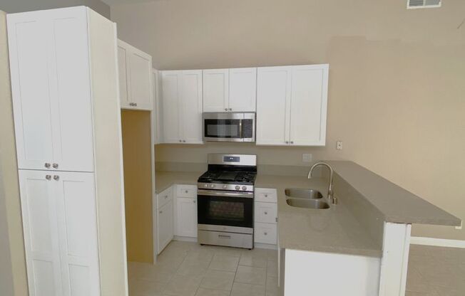 3 beds, 2 baths, $2,795