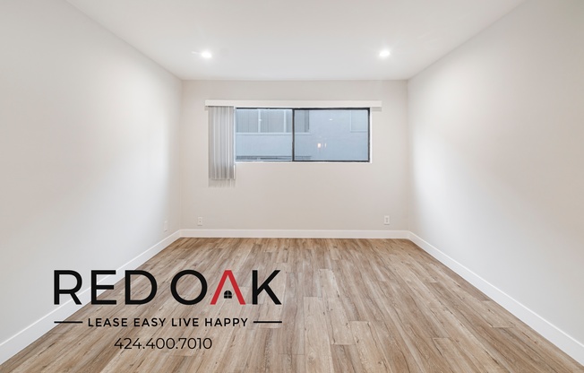 121 N Hamilton Dr