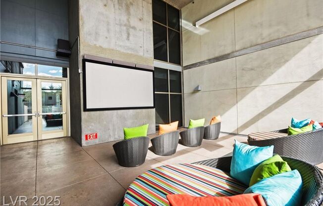 1 bed, 2 baths, $2,977, Unit Juhl Highrise