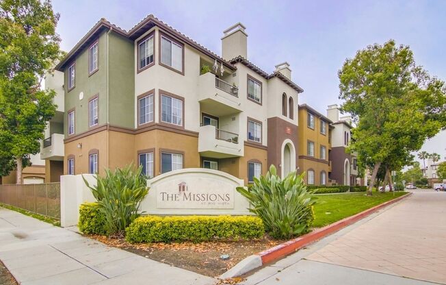 Spacious Top Floor Condo in Resort Style Community