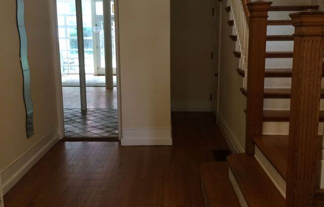 229 N Dithridge Street