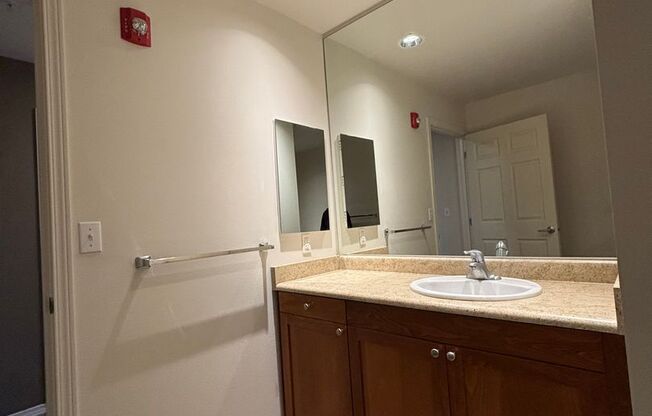 Studio, 1 bath, 580 sqft, $1,650, Unit 6-D