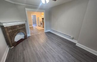 1 bed, 1 bath, 650 sqft, $950, Unit 1F