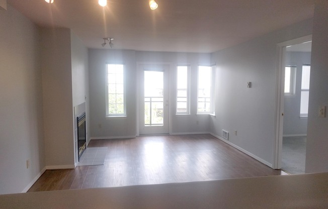 Gorgeous 1BDR in the heart of Queen Anne!