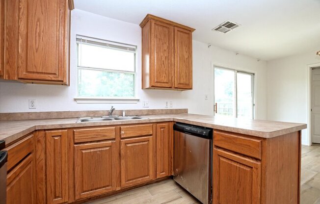 716 HONEYSUCKLE DR