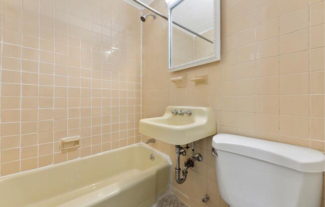 Studio, 1 bath, 550 sqft, $2,600, Unit 3C