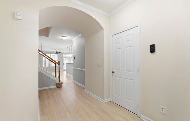 Charming 2-Bedroom Townhome in Desirable Remington Oaks, Cary!