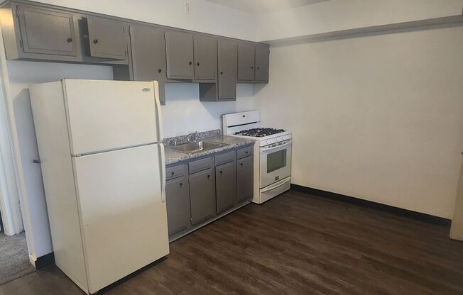 446 Waddell Avenue (Full Service)