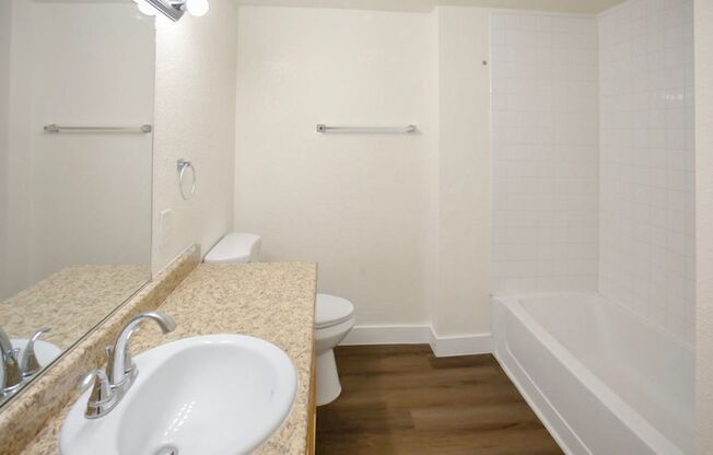 3 beds, 2 baths, $1,595, Unit Building #11