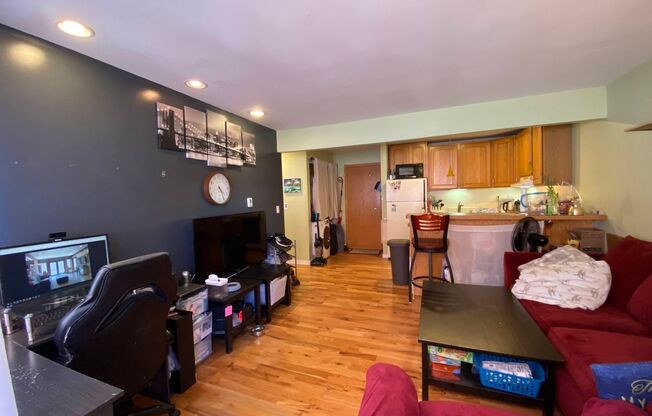 1 bed, 1 bath, 552 sqft, $1,975, Unit 23