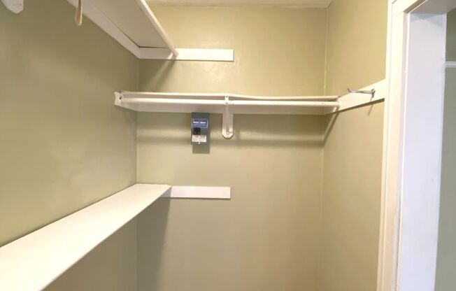 Studio, 1 bath, $825, Unit 05