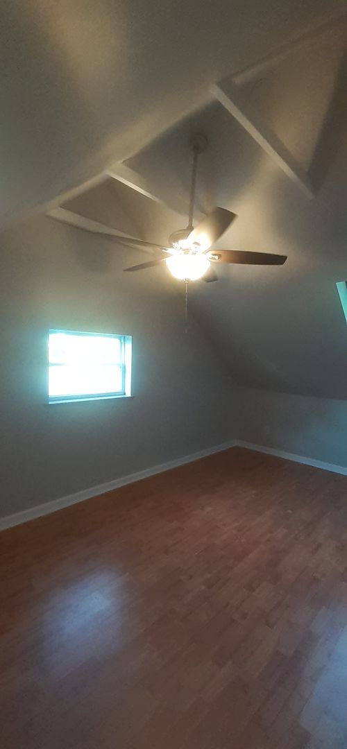 3 beds, 1 bath, $1,595