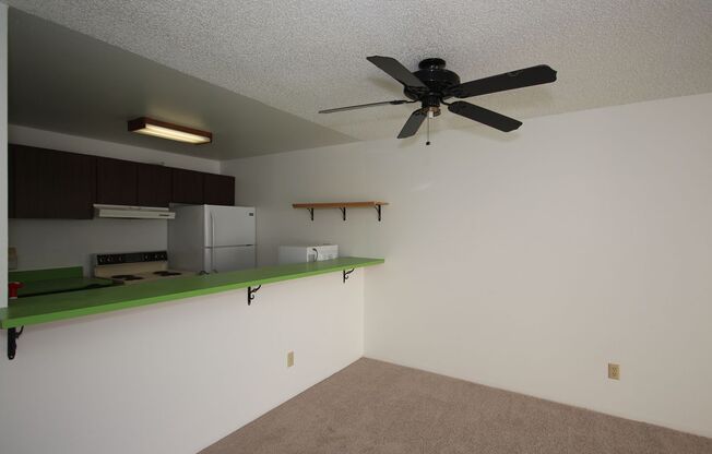 2 beds, 1 bath, $1,600