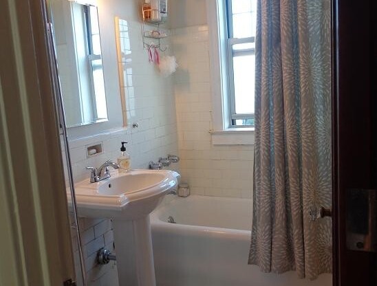 1 bed, 1 bath, 775 sqft, $1,425, Unit Apt. 2E