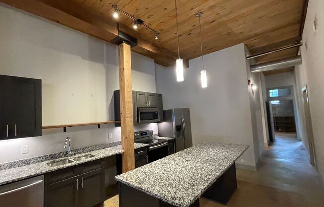 3 beds, 2 baths, 1,342 sqft, $2,058, Unit Bay 5 Unit 123