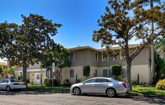 Charming 2 Bedroom 1 Bath Apartment in Bixby Knolls