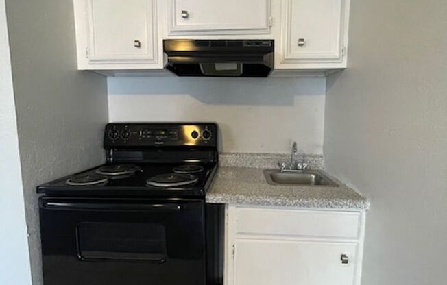 Studio, 1 bath, 455 sqft, $775, Unit 18-1804