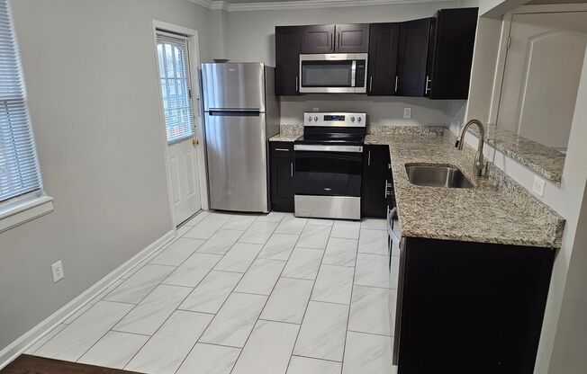 Renovated 1 and 2 Bedroom Virginia Highlands Apartments