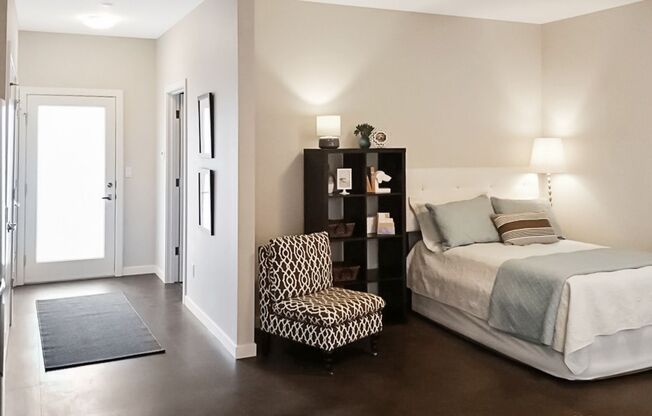 THE BELLE in Garden Home! - DOWNSTAIRS SLEEK MODERN STUDIO with Private Patio/Yard Space!  **SEE LISTING FOR DETAILS