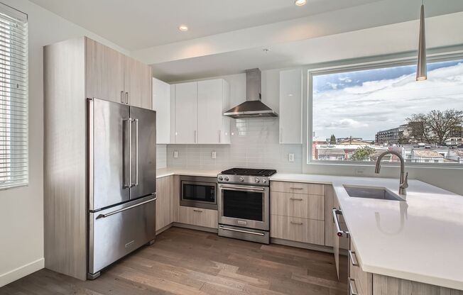 Modern Townhome in Sloans Lake with Stunning Rooftop Views – 2 Bed | 2.5 Bath | 2-Car Garage