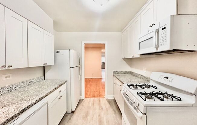 2 beds, 1 bath, $2,300