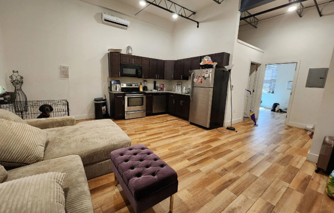 164 W CHELTEN AVE