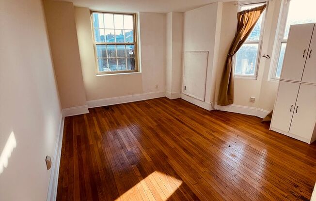 1 bed, 1 bath, $1,350