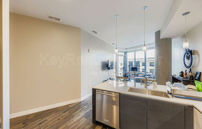 1 bed, 1.5 baths, 951 sqft, $2,300, Unit 617