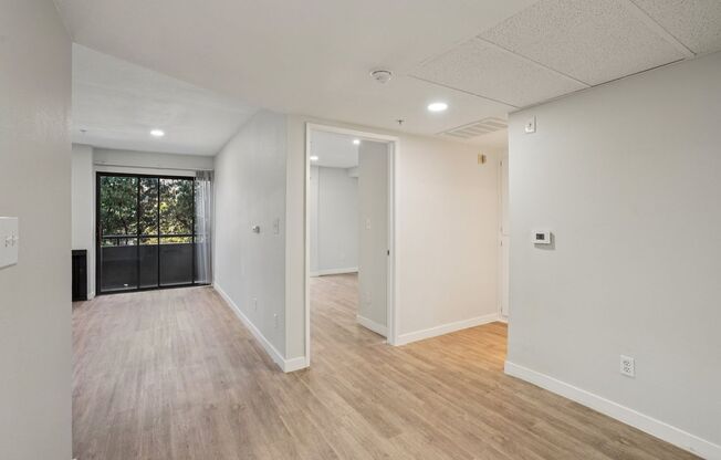 1 bed, 1 bath, 700 sqft, $1,648, Unit 107