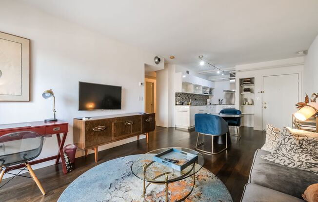 1 bed, 1 bath, $2,100, Unit Unit #1109