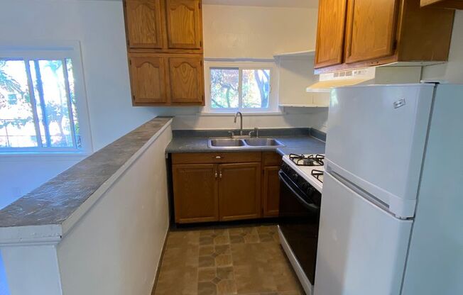 Available APRIL 2026 - Spacious 3 Bedroom Apartment in the Heart of Mt Oliver!