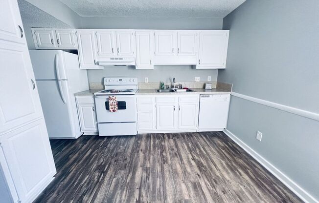 2 beds, 1.5 baths, 990 sqft, $1,200, Unit 912