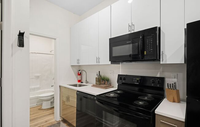 3 beds, 2 baths, 500 sqft, $1,400, Unit Unit 203