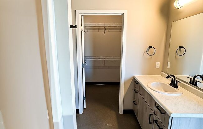 2 beds, 2 baths, 1,188 sqft, $1,725, Unit 120