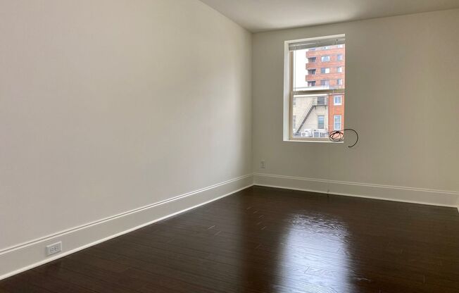 2 beds, 1 bath, $1,650, Unit 1022-4