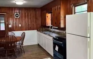 2 beds, 1 bath, $1,395