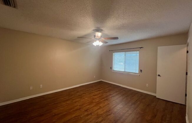 3 beds, 2.5 baths, $1,595