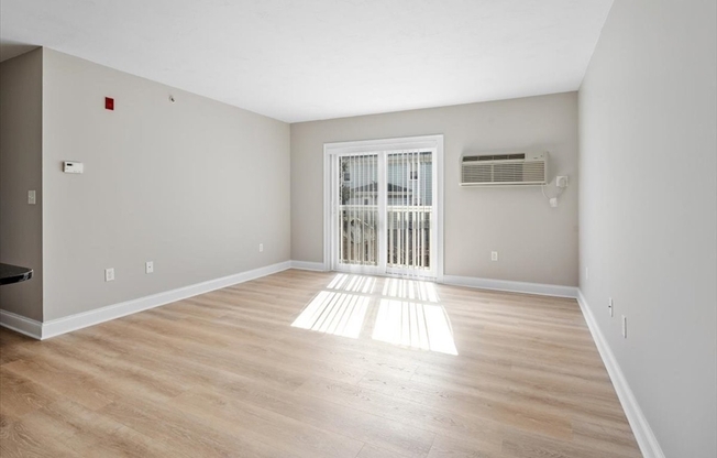 2 beds, 2 baths, 900 sqft, $2,650, Unit 307
