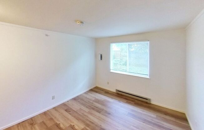 2 beds, 1 bath, 784 sqft, $1,895, Unit 21