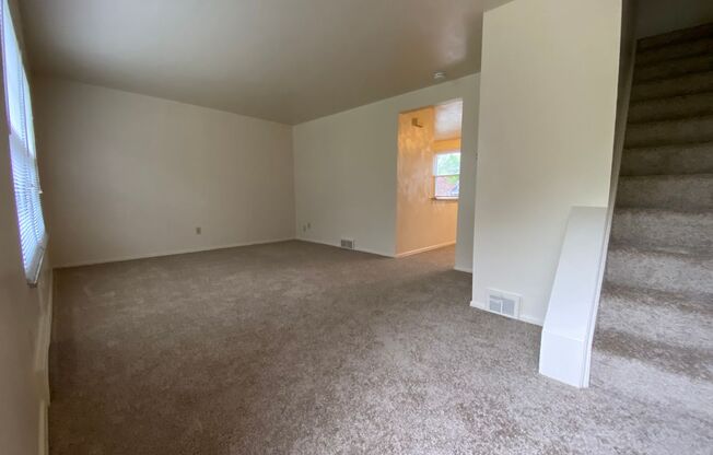 2BR Townhome at Regency Place! Spacious Rooms, Integral Garage & Yard! Tour Today!
