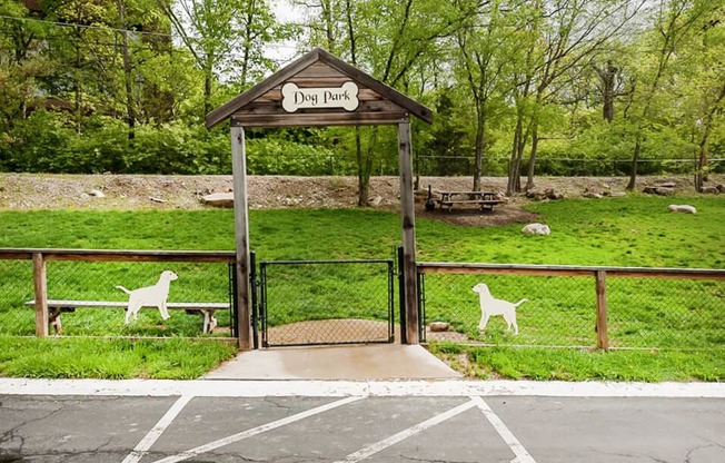 St Louis apartments with dog park