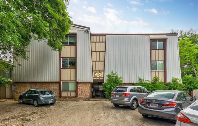 1 bed, 1 bath, $1,195, Unit #203