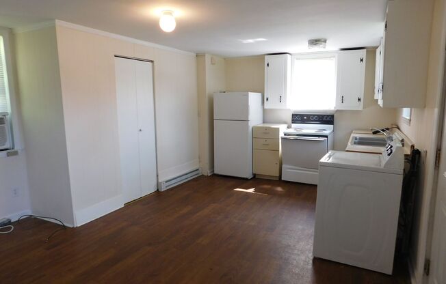 2208 1/2 Spencer Avenue