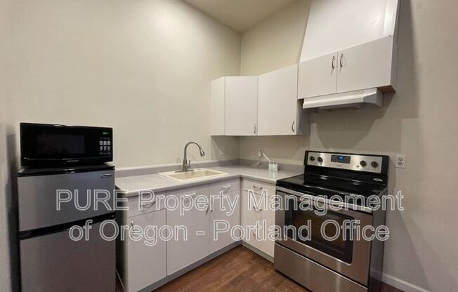 5816 SW HUDDLESON ST