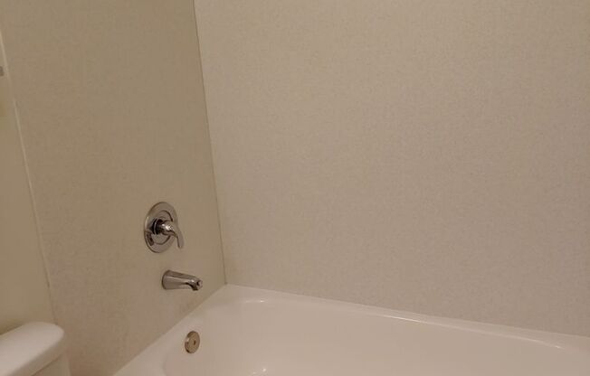 1 bed, 1 bath, 610 sqft, $1,750, Unit B304