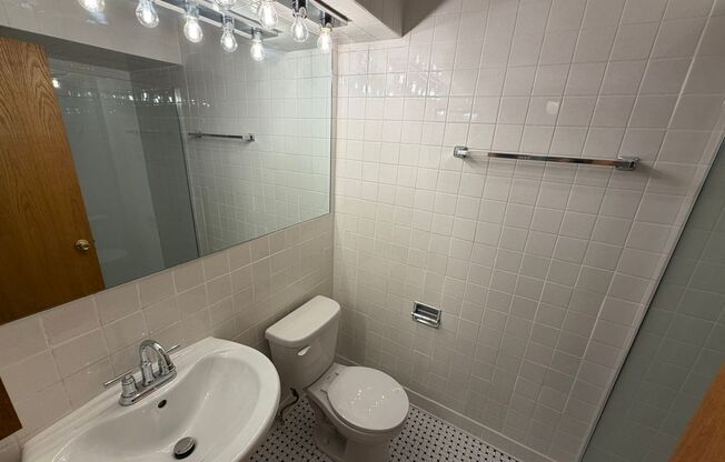 Studio, 1 bath, 450 sqft, $1,675, Unit 417-204