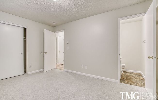 2 beds, 2 baths, 946 sqft, $1,500, Unit 12