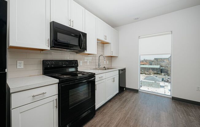 1 bed, 1 bath, 403 sqft, $1,125, Unit 824