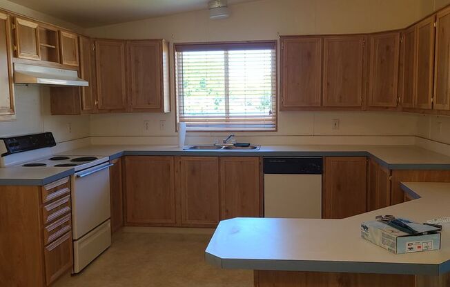 Manufactured home on a beautiful piece of property in Lapwai