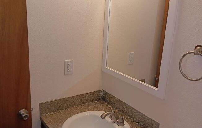 2 beds, 1.5 baths, 1,050 sqft, $2,049, Unit 214-776C